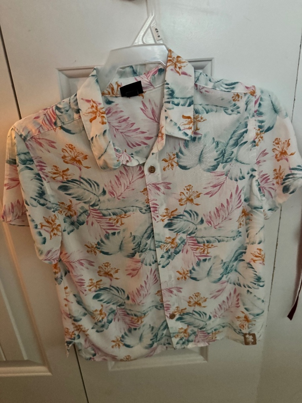 Boy's short-sleeved dress shirt, size: 5T for children 4 or 5 years old, like ne